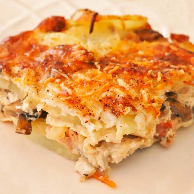 Gratinado de patatas, boletus edulis y bacon